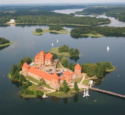 Trakai Island Castle Lithuania Castle Beautiful Islands Castle
