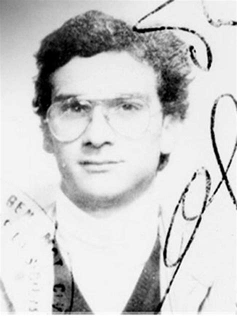 Terlebih setelah penangkapan bernardo provenzano pada 11 april 2006, dan penangkapan salvatore lo piccolo pada november 2007. "Chi sta proteggendo Matteo Messina Denaro?" - Vulcano Statale