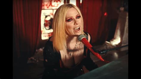 Avril Lavigne I M A Mess With YUNGBLUD Official Video YouTube