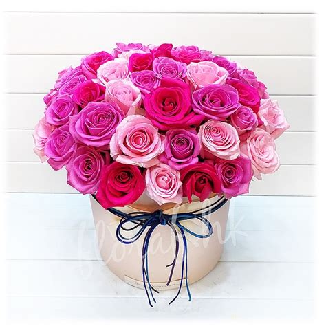 Browse our collection of affordable flower bouquets, home diy arrangement flowers, and customisable gift boxes. Rose Flower - Rose Bouquet - Roses in Box : Mix Pink Roses ...