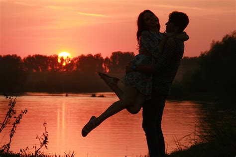 couple love sunset · free photo on pixabay