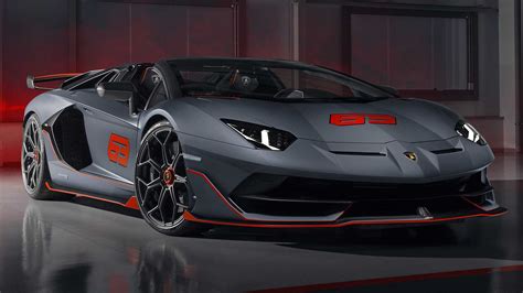 Особые версии получили сразу два Lamborghini