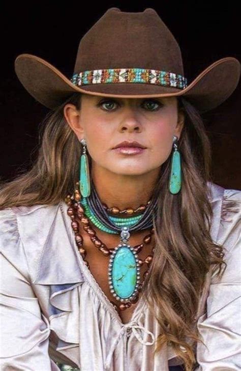 Pin By Maria Victoria Velez Saavedra On Marivi Cowgirl Outfits Cowgirl Style Cowgirl Hats