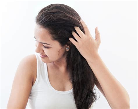 How To Give Yourself A Soothing Head And Scalp Massage • Sofia Latif®