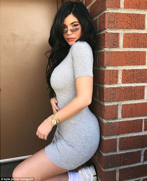 Kylie Jenner Showcases Hourglass Curves In Skintight Jersey Dress