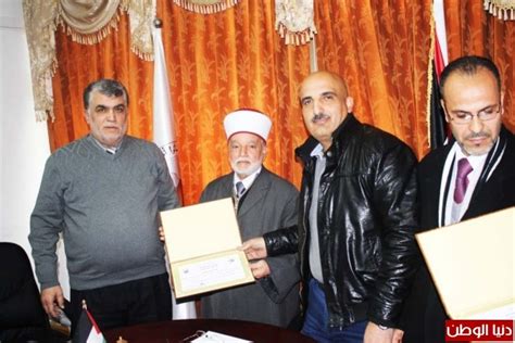 قال علاء عابد، النائب الأول لرئيس البرلمان العربي، إن رئيس البرلمان عادل العسومي وأعضاء البرلمان التقوا الرئيس عبد الفتاح السيسى لتسليمه وسام القائد. دار الإفتاء الفلسطينية تكرم بعض موظفيها المتميزين | دنيا الوطن