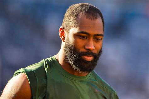 New York Jets Darrelle Revis Charged With 4 Felonies After Fight Cbs