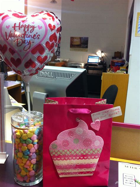 Guess How Many Heart Candies Are In The Vase And Win A Prize Middle