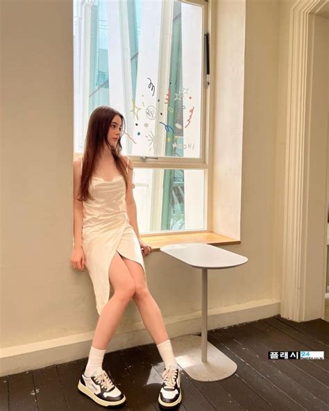 플래시24 네티즌포토 한국에서 활동중인 러시아모델 다샤 타란