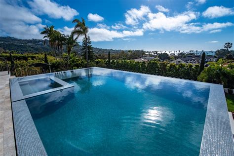 Discover The 30 Best Houses With Infinity Edge Plunge Pools