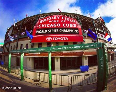 Still, fans pack wrigley field daily to cheer their cubs. 15 things never to say to a Chicagoan | Orbitz