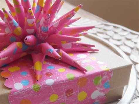 10 creative gift wrap ideas. ArtMind: Guest post: Tutorial: How to Make a Paper Spike Bow