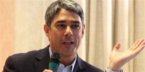 Veja mais ideias sobre william bonner, jornal nacional, boris casoy. William Bonner leva rasteira da Globo e ataque de ...
