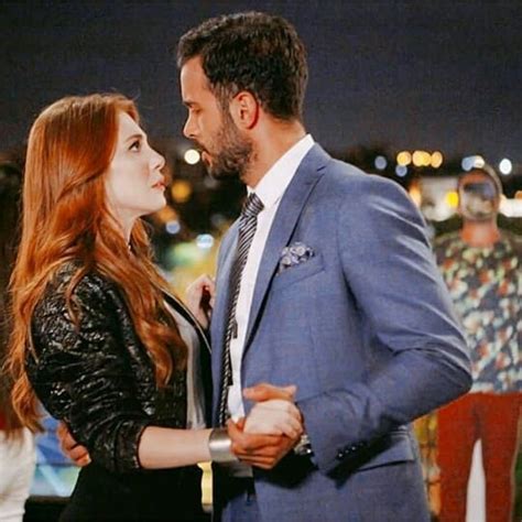 A group of friends are having a party on a boat. Adaugă Pin pe Film