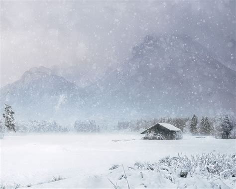 Download Wallpaper 1280x1024 House Snow Blizzard Winter Mountains