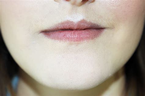How To Make Small Lips Look Bigger With Makeup A Good Hue
