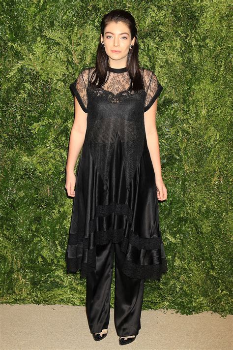 Music video by lorde performing royals. Lorde - 2015 CFDA/Vogue Fashion Fund Awards in New York City
