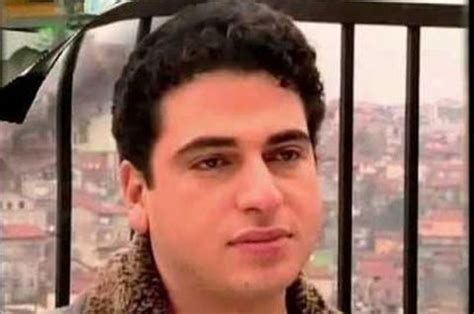 Müslüm gürses'e olan benzerliği ve güz gülleri şarkısıyla bir dönem çok ünlenen arabesk müziğinin sevilen ismi hakan taşıyan'ın son hali sevenlerini üzdü. Hakan Taşıyan'ın son hali hayranlarını üzdü | Magazin ...