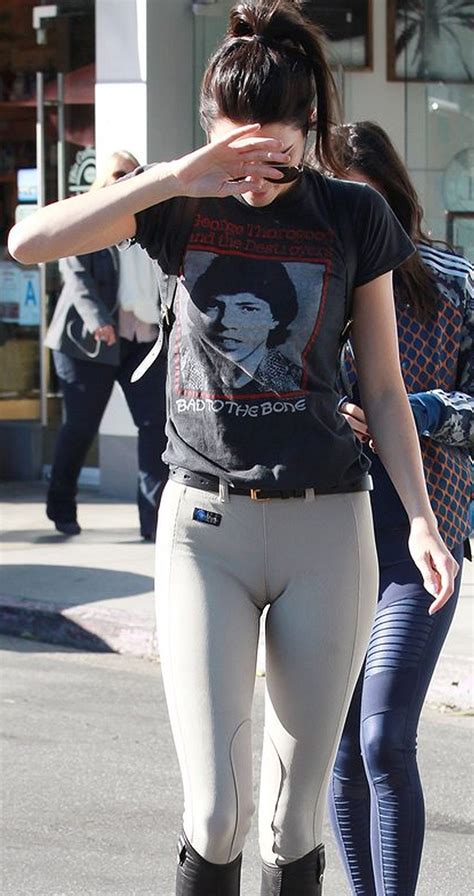 kendall jenner cameltoe 010 sexy celebs pinterest camels yoga pants and female outfits