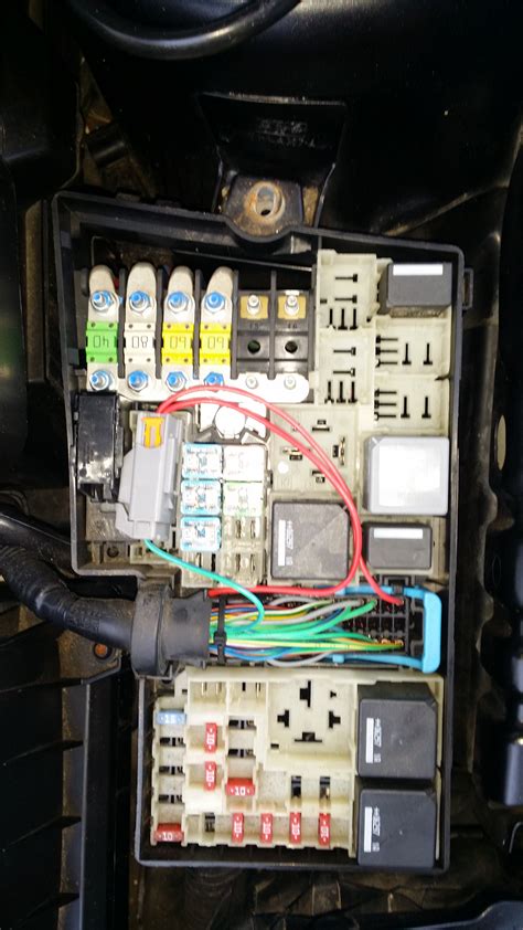 One is quite noisy when running and i can hear the other when the ignition is in the on position after stalling. Where's my fuel pump relay - Technical Knowledge - Ford ...