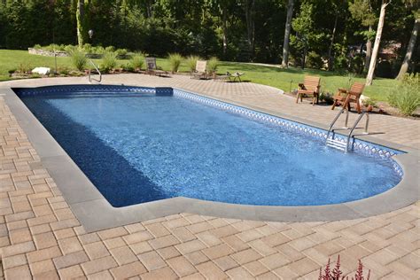 Cambrdige Pavingstone Pool Patio With Bluestone Coping Pool Patio Pool Landscaping Pool Paving