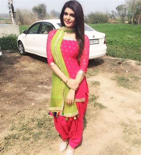 Top 30 Punjabi Girls Dp Punjabi Kudi Wallpapaers Punjaban Photos Punjabi Girls Pakistani