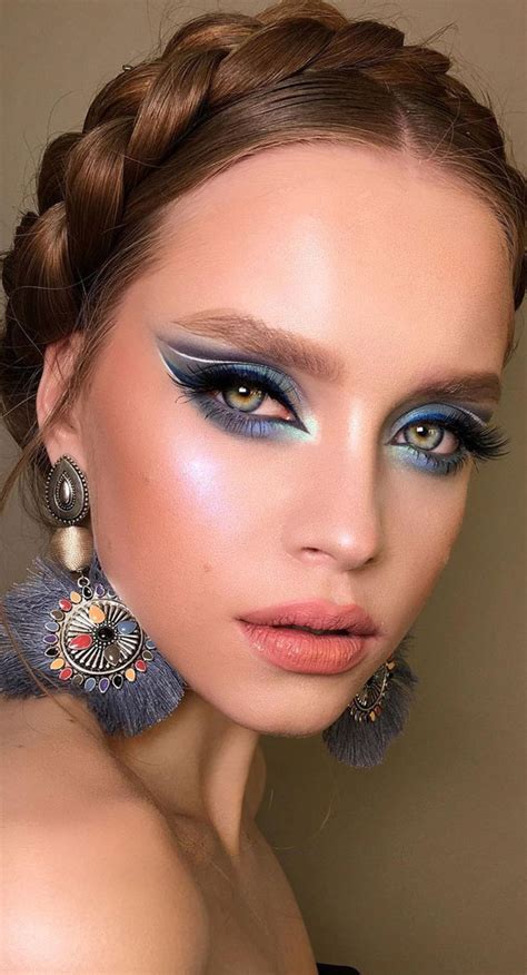 Creative Eye Makeup Art Ideas You Should Try Pretty Blue Grey Eye Makeup Look