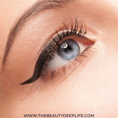 Eyeliners For Blue Eyes 15 Eye Catching Must Haves