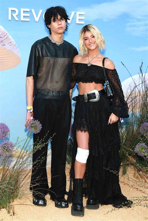 Charli Damelio Debuts Blonde Bob At Coachella Photos
