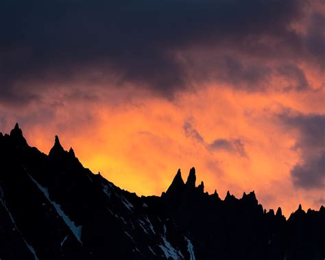 Mountain Sunset Clouds Silhouette Wallpaper 1280x1024 Resolution