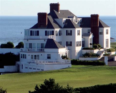 Golocalprov Tour Taylor Swifts 1775m Ri Mansion In Watch Hill