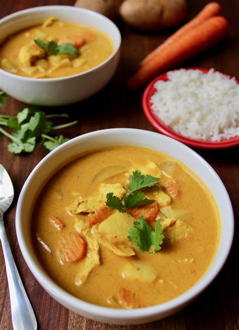Authentic Thai Yellow Curry Recipe With Chicken Potatoes And Carrots