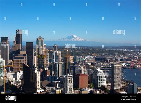 View Of Seattle Wa Skyline With Mount Rainier Visible Stock Photo Alamy