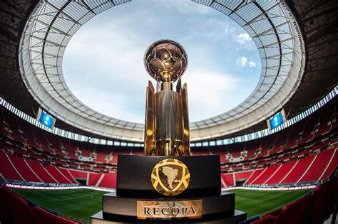 Com a vitória por 4 a 3, fora de casa, contra o rosario central, o massa bruta conta com ótimas possibilidades de classificação, já que são quatro os resultados possíveis, sem a necessidade de vitória, para avançar na sula. Fotos: Recopa Sul-Americana: Palmeiras x Defensa y ...