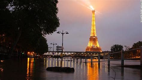 Louvre Moving Some Artwork As Floodwaters Rise In Paris Cnn Eiffel Tower Paris Louvre Paris