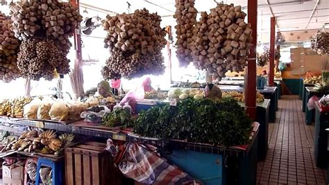 It grows on blackwater stream. Market in Miri (Sarawak - Borneo) - YouTube