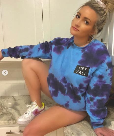 Jamie Lynn Spears Sets Bad Example Pantless On Kitchen Counter The
