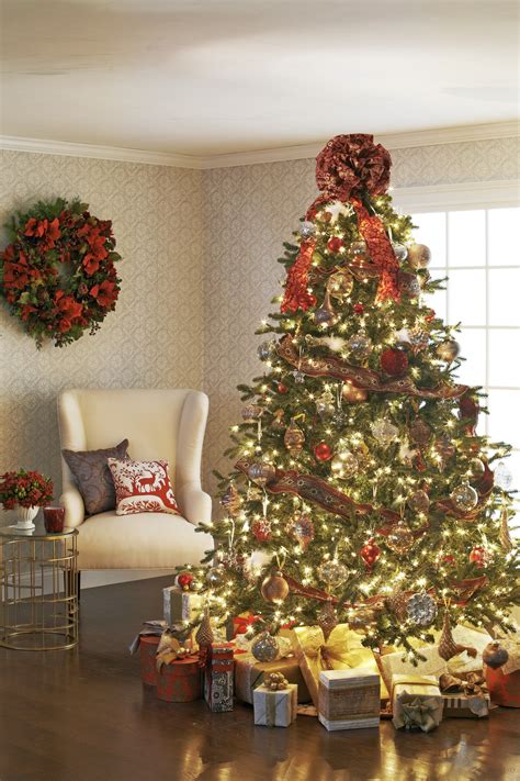 Decorating: Christmas Trees | Traditional Home
