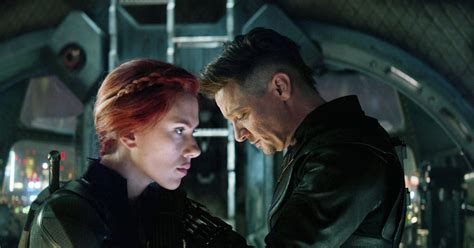 And while a lot happens in marvel's cinematic finale, including a captain marvel haircut, what's obvious from the beginning is that black widow (otherwise known as natasha romanoff) undergoes yet another physical transformation. Black Widow's Hair in Avengers: Endgame Theory | POPSUGAR ...