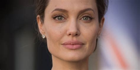 Angelina Jolie G Rie Guerlain La Vid O Du Nouveau Parfum D Voil E