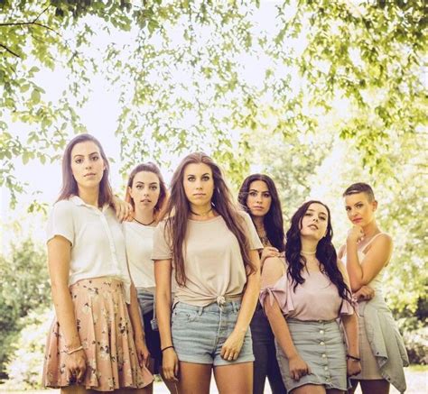 Pin By Alice Archi On People Cimorelli Cimorelli Sisters Lauren