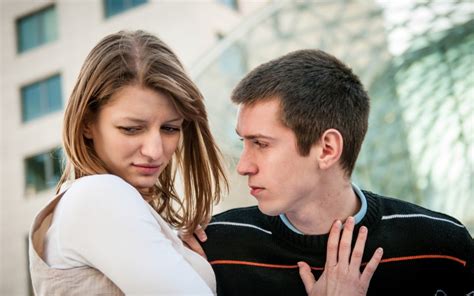 signs that you are in an unhealthy relationship