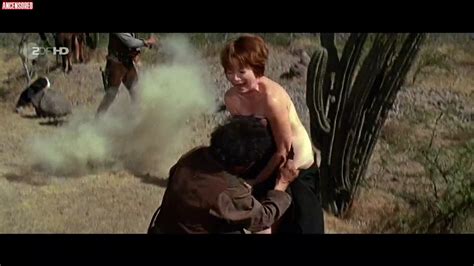 Shirley Maclaine Nue Dans Two Mules For Sister