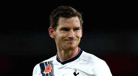 Born 24 april 1987) is a belgian professional footballer who plays for primeira liga club benfica and the belgium national team. Watch This Arsenal Fan Brutally Troll Jan Vertonghen For ...