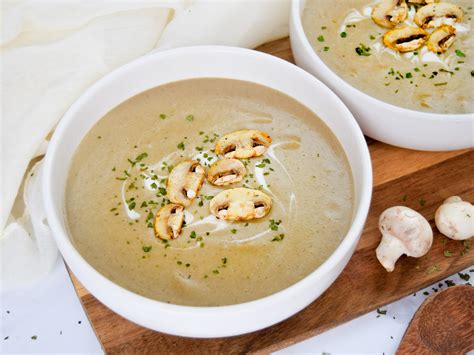 creamy vegan mushroom soup