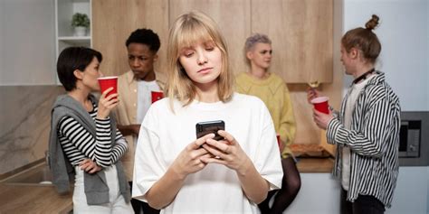 Reducing Social Media Use Significantly Improves Body Image In Teens