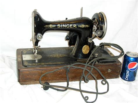 ANTIQUE VINTAGE 1927 SINGER SEW SEWING MACHINE W CASE