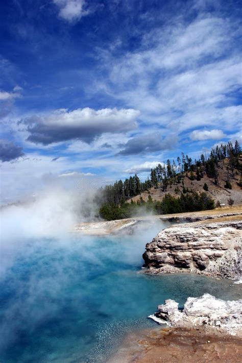 Yellowstone Thermal Lake Stock Image Image Of Park Protected 499203