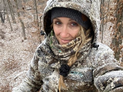 Naked And Hunting What S Really Happening Miss Pursuit For Women Who Love To Hunt And Get