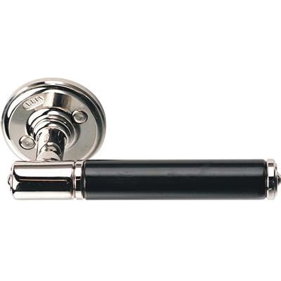 Via assas hemsida www.assa.se finns möjlighet att registrera ett ägarbevis kopplat till din assa d12 cylinder och nyckel, vilket gör det möjligt att få extra nycklar och cylindrar tillverkade. Nyckelbutiken.se - Assa trycke 1930 Epok sv ni